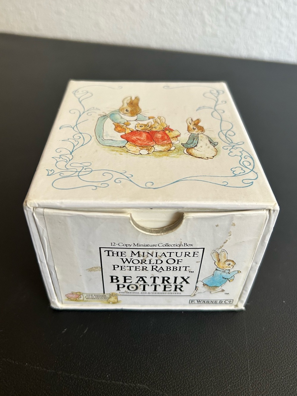 The Miniature World of Peter Rabbit 12-copy miniature collection box set
